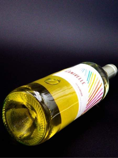 Side Bottle of La Ganivelle 2020 White Wine