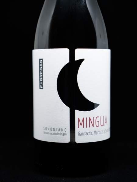 Front White Label with Logo of Mingua