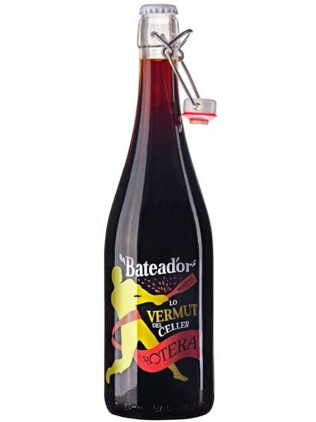 Bottle of Vermouth Bateador 2020 Red Wine