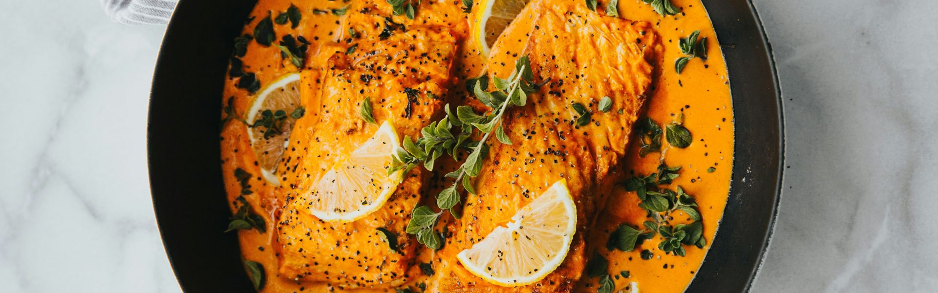 Salmon Curry with Lemon Recipe and Perfect Wine Pairings | Dis&Dis - Dis&Dis