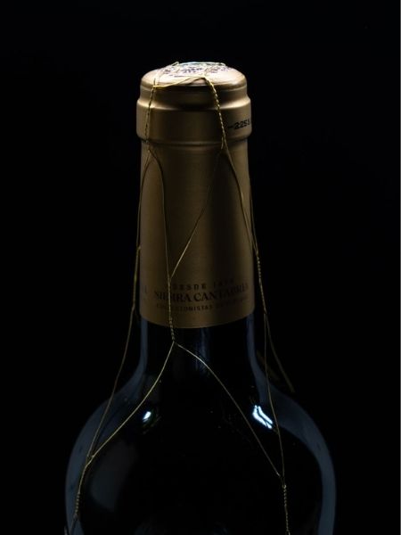Gold and Black Cork with Logo of Rioja Sierra Cantabria