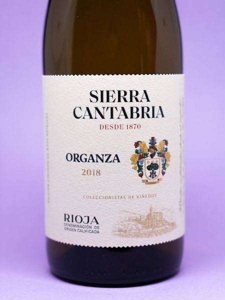 Front White Label with Logo of Sierra Cantabria