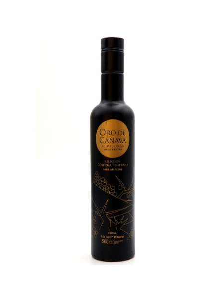 Bottle of Spanish olive oil extra virgen oro