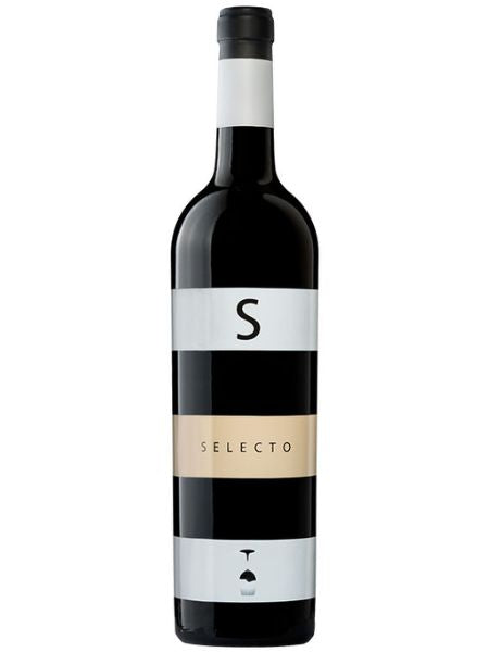 Carchelo Selecto front bottle red wine from Jumilla, Spain